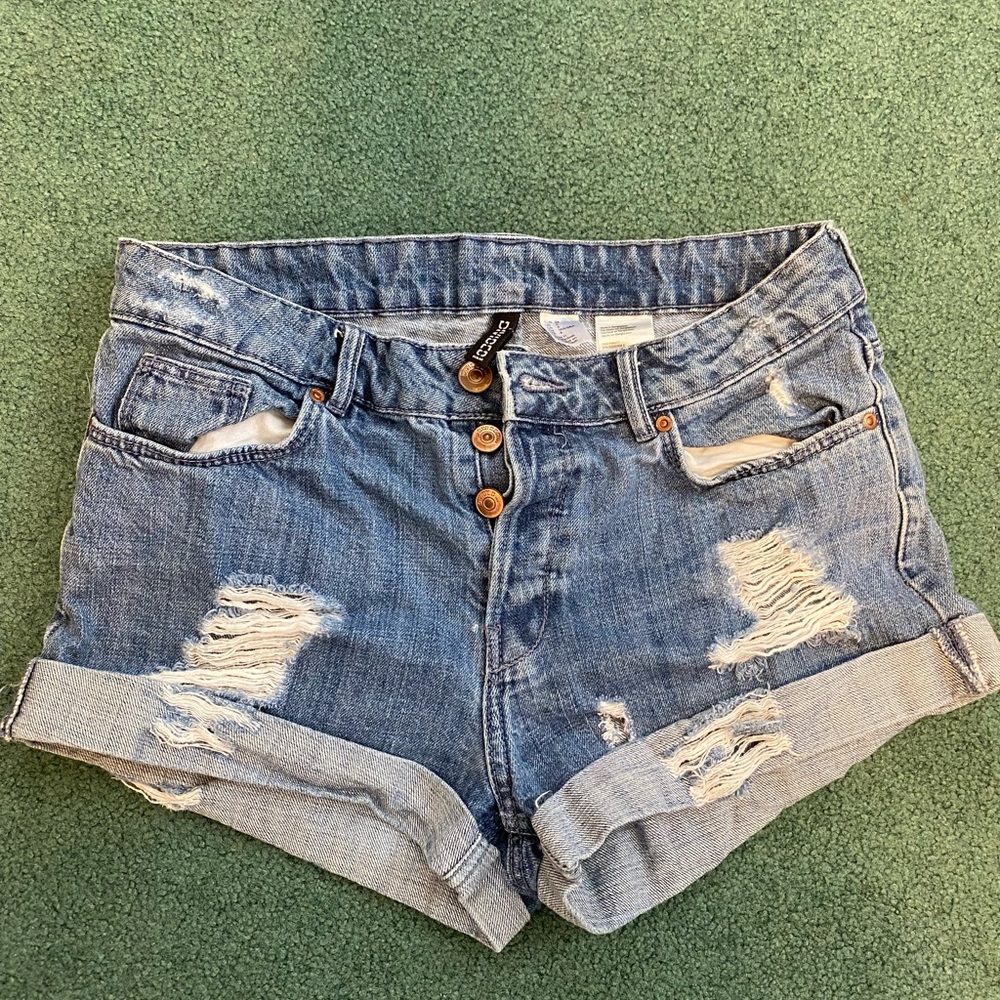 Divided h&m size 6 blue shorts